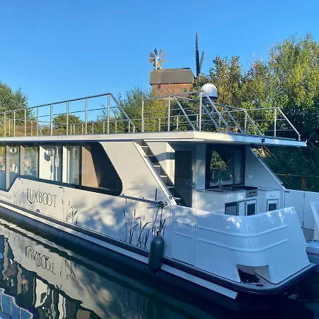 Lieblingsplatz - Schwimmendes Hausboot Parey