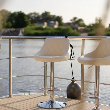 Lieblingsplatz Parey - Hausboot-Classic