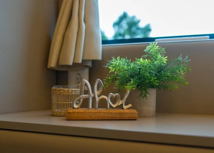 Lieblingsplatz - Schwimmendes Hausboot Båthotell Elbe-Parey